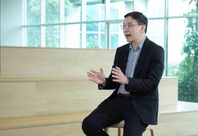 ดร.สมเกียรติ ตั้งกิจวานิชย์ ประธานสถาบันวิจัยเพื่อการพัฒนาประเทศไทย (ทีดีอาร์ไอ) 