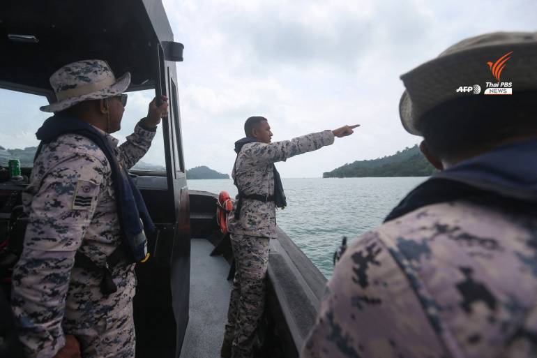 เจ้าหน้าที่ของสำนักงานบังคับใช้กฎหมายทางทะเลแห่งมาเลเซีย (MMEA) กำลังค้นหาผู้รอดชีวิตหลังจากเรือบรรทุกผู้อพยพจากเมียนมาล่มใกล้ชายแดนมาเลเซีย-ไทย ระหว่างปฏิบัติการค้นหาและกู้ภัยนอกชายฝั่งเกาะลังกาวี เมื่อวันที่ 10 พฤศจิกายน 2568