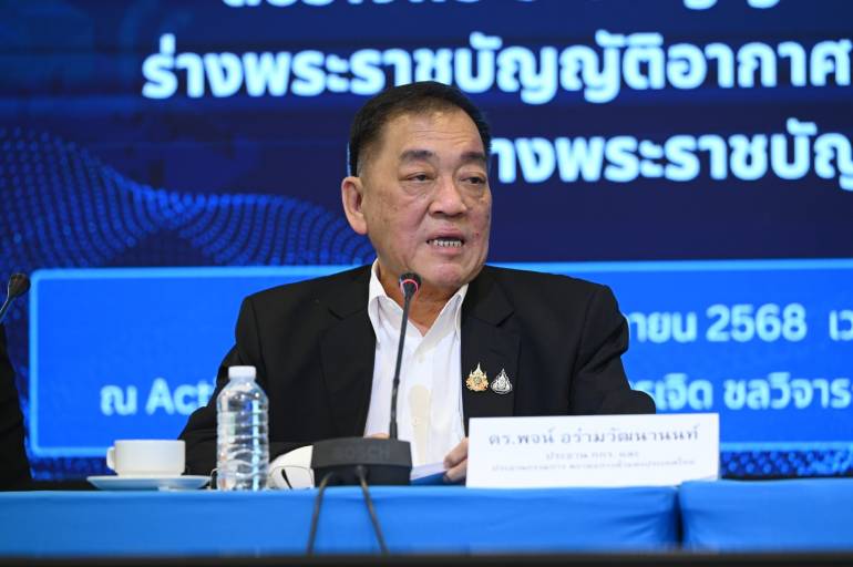 นายพจน์ อร่ามวัฒนานนท์ ประธานกรรมการ สภาหอการค้าแห่งประเทศไทย ในฐานะประธานคณะกรรมการร่วมภาคเอกชน 3 สถาบัน (กกร)