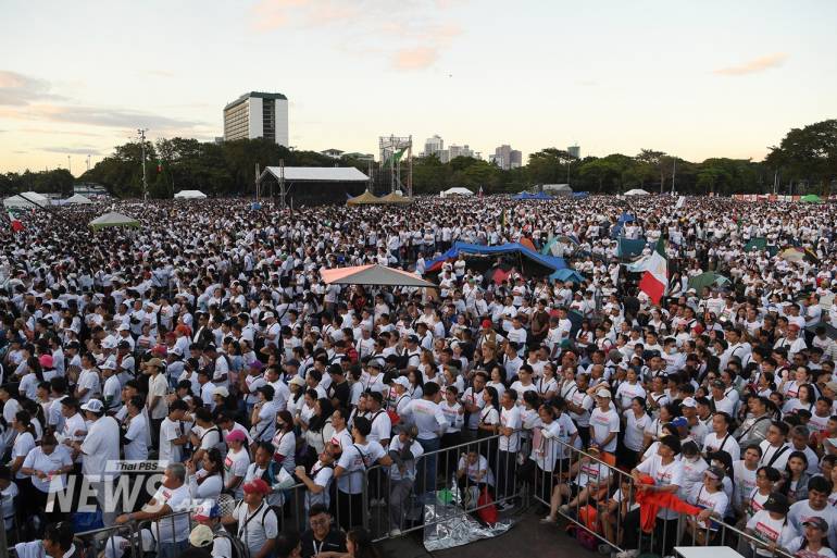 ชาวฟิลิปปินส์จำนวนมากเข้าร่วมชุมนุมประท้วงต่อต้านการทุจริต บริเวฯสวนสาธารณะในกรุงมะนิลา เมื่อวันที่ 16 พ.ย.2568