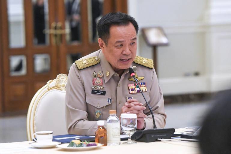 อนุทิน ชาญวีรกูล นายกรัฐมนตรี และ รมว.มหาดไทย