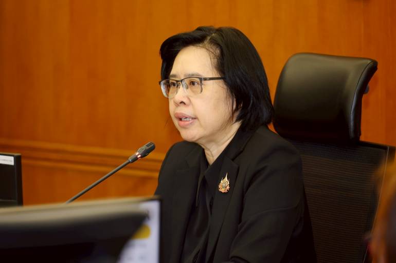 นางอ้อนฟ้า เวชชาชีวะ เลขาธิการสภาพัฒนาการเศรษฐกิจและสังคมแห่งชาติ (สศช.) 