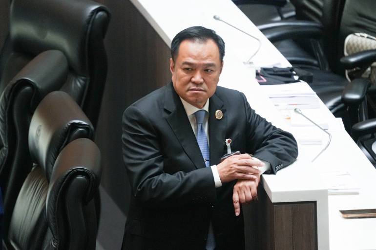 นายอนุทิน ชาญวีรกูล นายกรัฐมนตรี