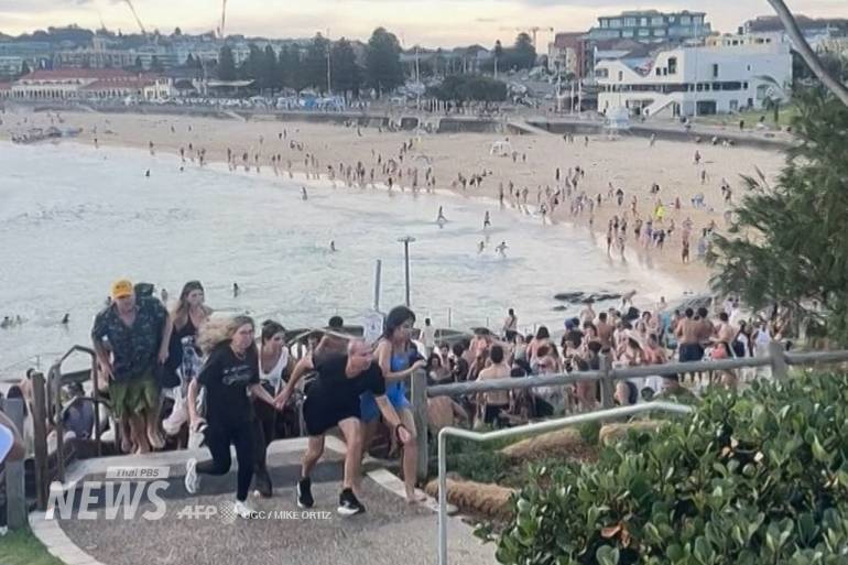 ผู้เห็นเหตุการณ์บันทึกภาพขณะประชาชนและนักท่องเที่ยววิ่งหนีเอาชีวิตรอด หลังมือปืนเปิดฉากกราดยิงที่หาดบอนได