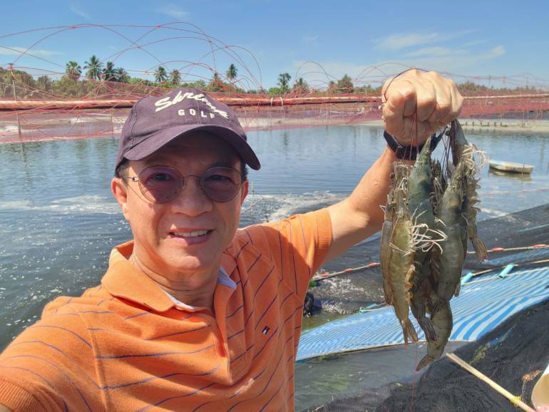 นายเอกพจน์ ยอดพินิจ นายกสมาคมกุ้งไทย