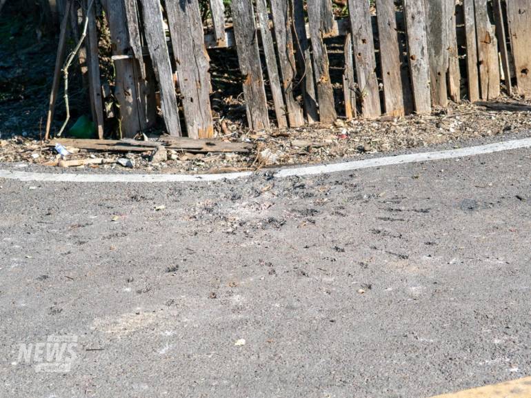 ร่องรอย ลูกระเบิดขนาด 81 มิลลิเมตร