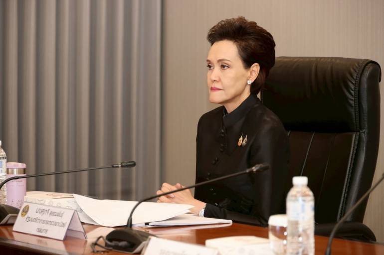 นางศุภจี สุธรรมพันธุ์ รัฐมนตรีว่าการกระทรวงพาณิชย์