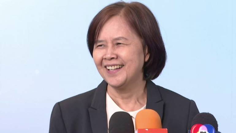 รศ.นวลน้อย ตรีรัตน์ อาจารย์คณะเศรษฐศาสตร์ จุฬาลงกรณ์มหาวิทยาลัย