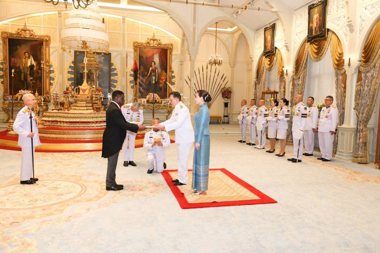 นายแอลลัน โจเซฟ ชินเทดซา เฝ้าทูลละอองธุลีพระบาท ถวายอักษรสาส์นตราตั้ง เป็นเอกอัครราชทูตวิสามัญผู้มีอำนาจเต็มแห่งสาธารณรัฐมาลาวีประจำประเทศไทย 