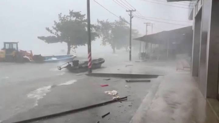 จีนเตือนภัยไต้ฝุ่น "แมตโม" สูงสุด อพยพ 1.5 แสนคนหนีพายุขึ้นฝั่ง | Thai PBS  News ข่าวไทยพีบีเอส