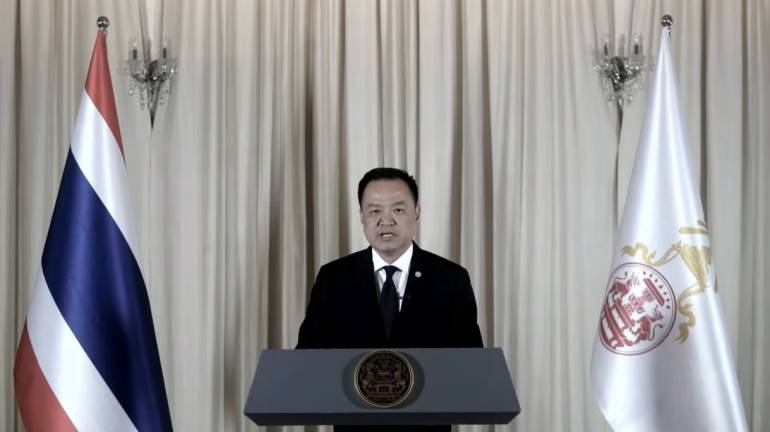นายอนุทิน ชาญวีรกูล นายกรัฐมนตรี แถลงการณ์ผ่านโทรทัศน์รวมการเฉพาะกิจแห่งประเทศไทย เรื่อง สมเด็จพระนางเจ้าสิริกิติ์ พระบรมราชินีนาถ พระบรมราชชนนีพันปีหลวง สวรรคต
