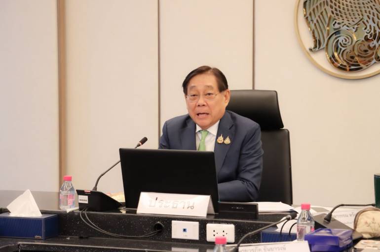 นายพิชัย ชุณหวชิร รองนายกรัฐมนตรีและรัฐมนตรีว่าการกระทรวงการคลัง หัวหน้าทีมไทยแลนด์