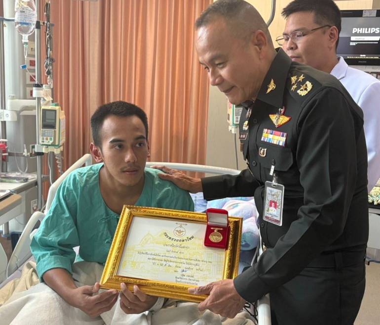 ร.ต.เกียรติวงศ์ สถาวร หรือ หมวดบุ๊ค ทหารเหยียบทุ่นระเบิดจนสูญเสียขาขวาระหว่างปฏิบัติการยึดปราสาทตาควาย