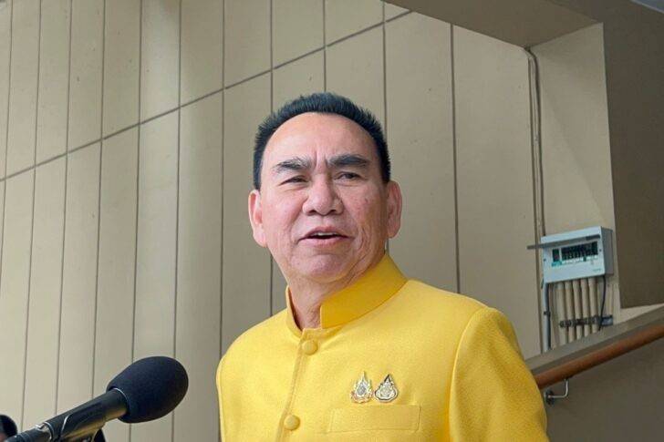 นายเดชอิศม์ ทองขาว รมช.มหาดไทย