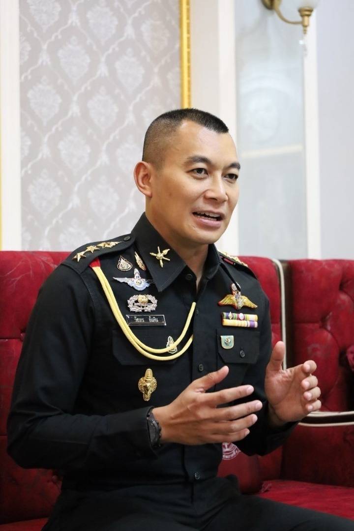 พ.อ.วัชรกร อ้นเงิน โฆษกกองทัพภาคที่ 4