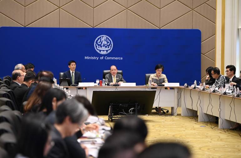 การประชุมมอบนโยบายการปฏิบัติงานแก่ผู้อำนวยการสำนักงานส่งเสริมการค้าในต่างประเทศ 58 แห่งทั่วโลก และเอกอัครราชทูตผู้แทนถาวรไทยประจำองค์การการค้าโลกและองค์การทรัพย์สินทางปัญญาโลก อัครราชทูต (ฝ่ายการพาณิชย์) รวมถึงพาณิชย์จังหวัดทั่วประเทศ