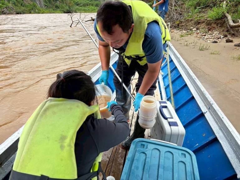 นักวิจัยกรมควบคุมมลพิษยืนยันว่า พบ “สารหนูมีค่าสูงเกินระดับมาตรฐาน” ที่ไม่ปลอดภัยต่อสัตว์หน้าดิน แต่ไม่ส่งผลกระทบต่อสุขภาพมนุษย์ : ขอบคุณภาพจากกรมควบคุมมลพิษ