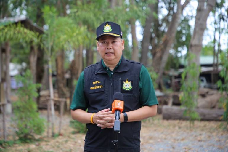 นายพัชร์ภารุจ สุคนธร