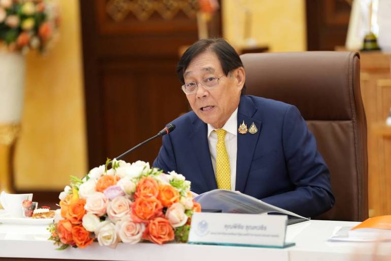 นายพิชัย ชุณหวชิร รองนายกรัฐมนตรีและรัฐมนตรีว่าการกระทรวงการคลัง
