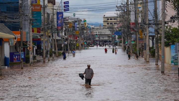 ปภ.สรุปอุทกภัย 6 จังหวัด ตาย 22 คน เดือดร้อน 21,824 ครัวเรือน | Thai PBS News ข่าวไทยพีบีเอส