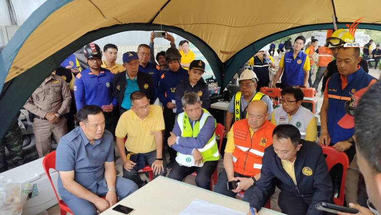 อนุทิน ชาญวีรกูล รองนายกรัฐมนตรี และรมว.มหาดไทย ร่วมประเมินแผนลำเลียงคนงาน