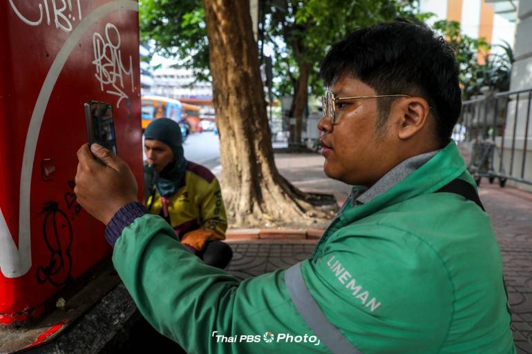 ประชาชนร่วมลงทะเบียนรับสิทธิดิจิทัลวอลเล็ต 10,000 บาทวันแรก