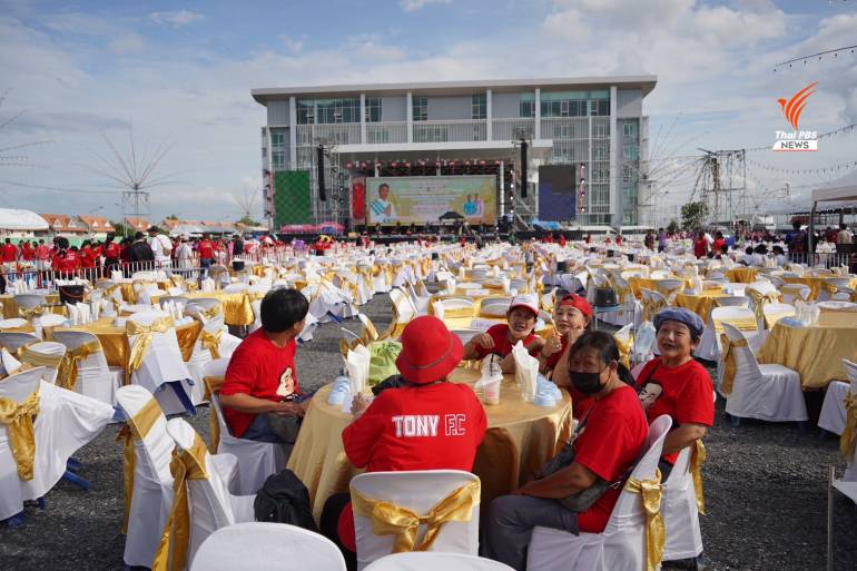 บรรยากาศงานบวชหลายชายนายกเทศมนตรีธัญบุรี จัดโต๊ะจีน 1,700 โต๊ะ 