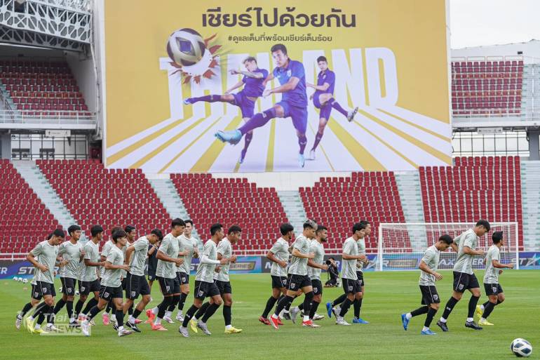 ภาพทัพช้างศึกลงซ้อมที่สนามราชมังฯ ก่อนลงสนามพบกับ สิงคโปร์