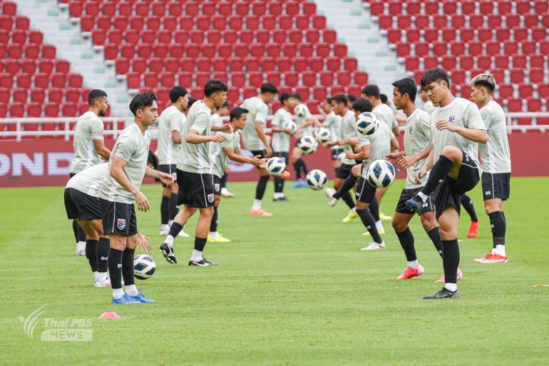 ภาพทัพช้างศึกลงซ้อมที่สนามราชมังฯ ก่อนลงสนามพบกับ สิงคโปร์