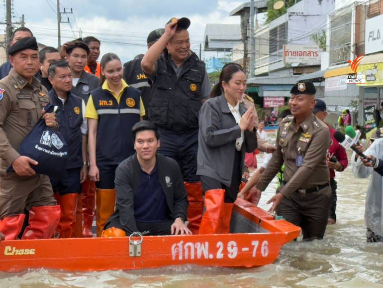 ภาพนายกรัฐมนตรีลงพื้นที่น้ำท่วม จ.นครศรีธรรมราช