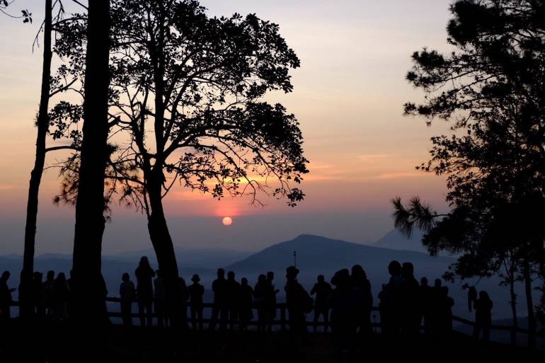 ยอดภูเรือคึกคักเย็นสุด 16 องศาเซลเซียส (กรมอุทยานแห่งชาติ)  