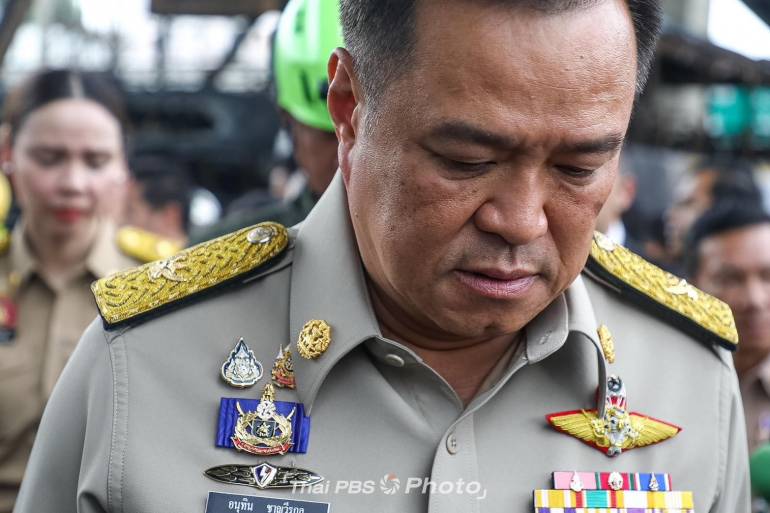 นายอนุทิน ชาญวีรกูล รองนายกรัฐมนตรีและรมว.มหาดไทย 