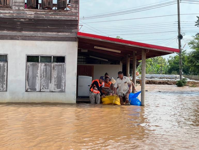 สภาพน้ำท่วมในพื้นที่อ.สวรรคโลก จ.สุโขทัย