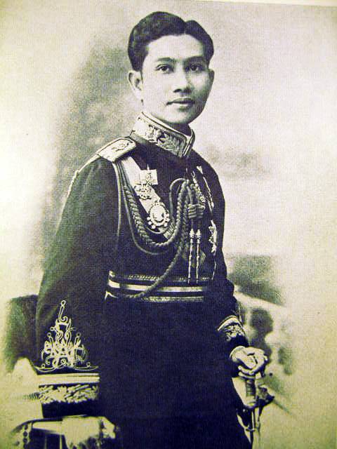 พลตรีพระยาอนิรุทธเทวา (ม.ล.ฟื้น พึ่งบุญ) 