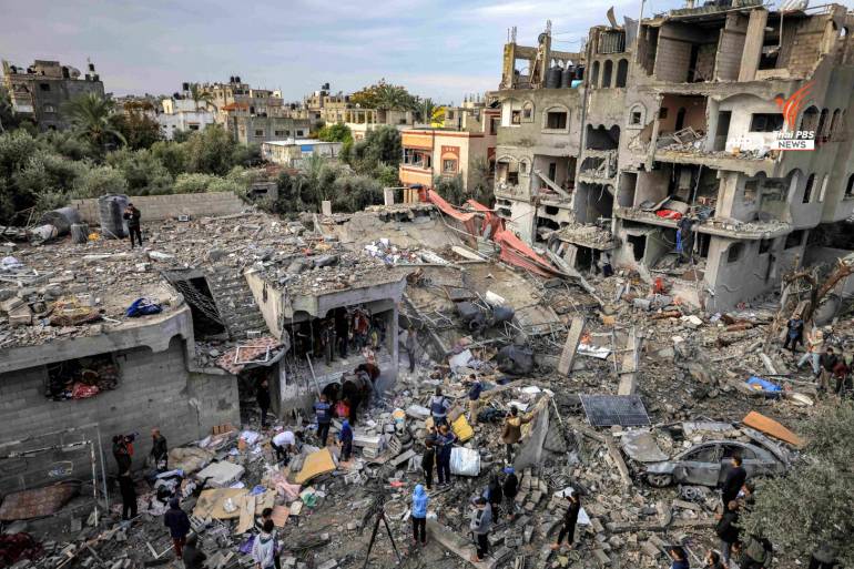 ซากปรักหักพังของอาคารในค่ายผู้ลี้ภัยอัล-มากาซี