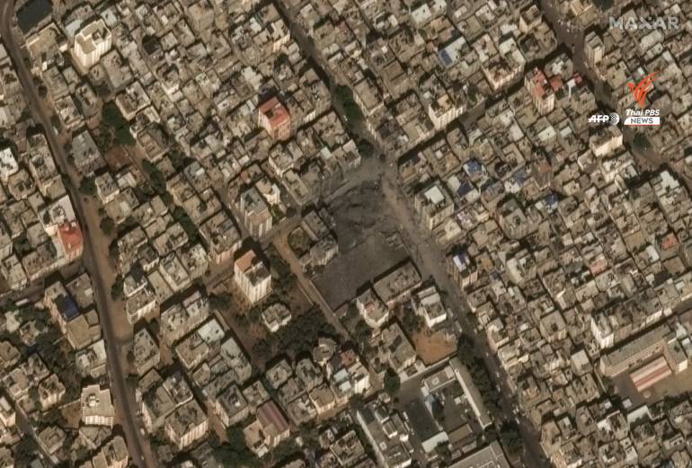 ภาพถ่ายดาวเทียม แสดงให้เห็นซากมัสยิดอัล-ซูซีในเมืองกาซา หลังการโจมตีทางอากาศของอิสราเอล
