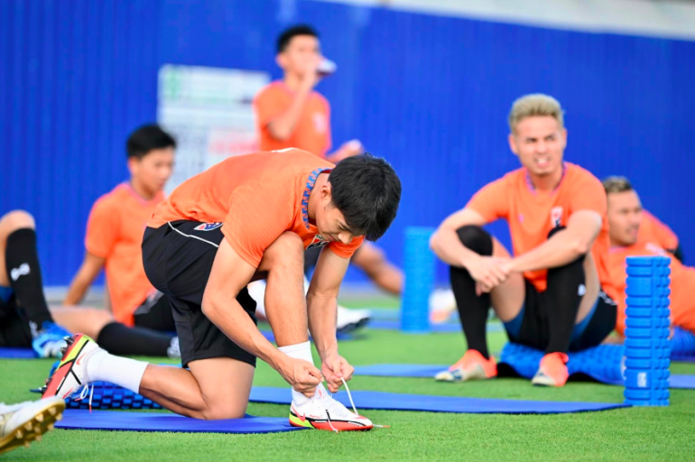 นักฟุตบอลทีมชาติไทยร่วมเก็บตัว  ก่อนแข่งขันฟุตบอลโลก 2026
