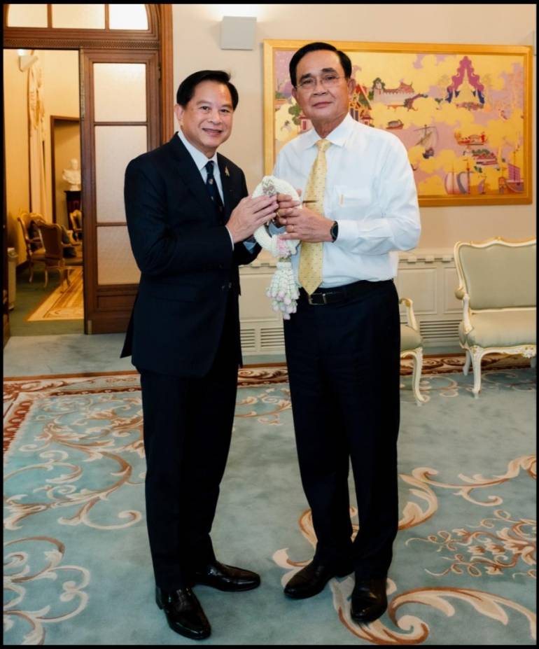  พีระพันธุ์ สาลีรัฐวิภาค , พล.อ.ประยุทธ์ จันทร์โอชา องคมนตรี