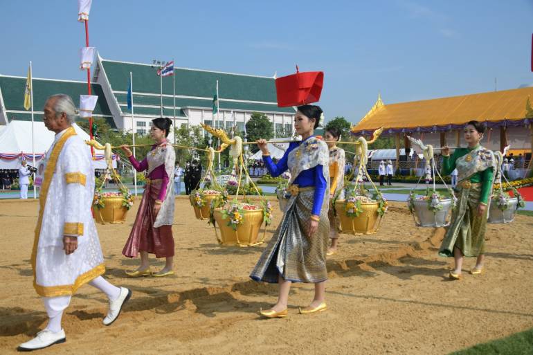 เทพีคู่หาบทอง ได้แก่ น.ส.ปนัดดา เปี่ยมมอญ  และ น.ส.ภัทรปภา มินรินทร์ นักวิชาการส่งเสริมการเกษตรชำนาญการ กรมส่งเสริมการเกษตร เทพีคู่หาบเงิน ได้แก่ น.ส.ธิรดา วงษ์กุดเลาะ และ น.ส.วราภรณ์ มาลัยมาตร