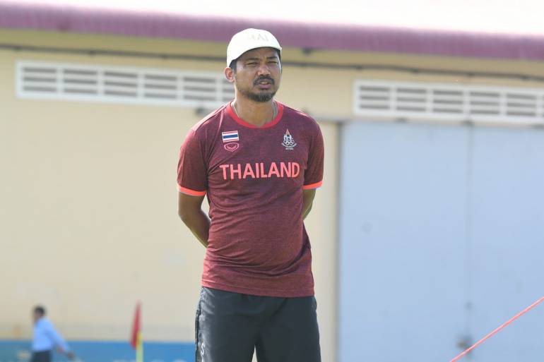 อิสระ ศรีทะโร หัวหน้าผู้ฝึกสอน ฟุตบอลทีมชาติไทย ชุดซีเกมส์ ภาพ : ฟุตบอลทีมชาติไทย 