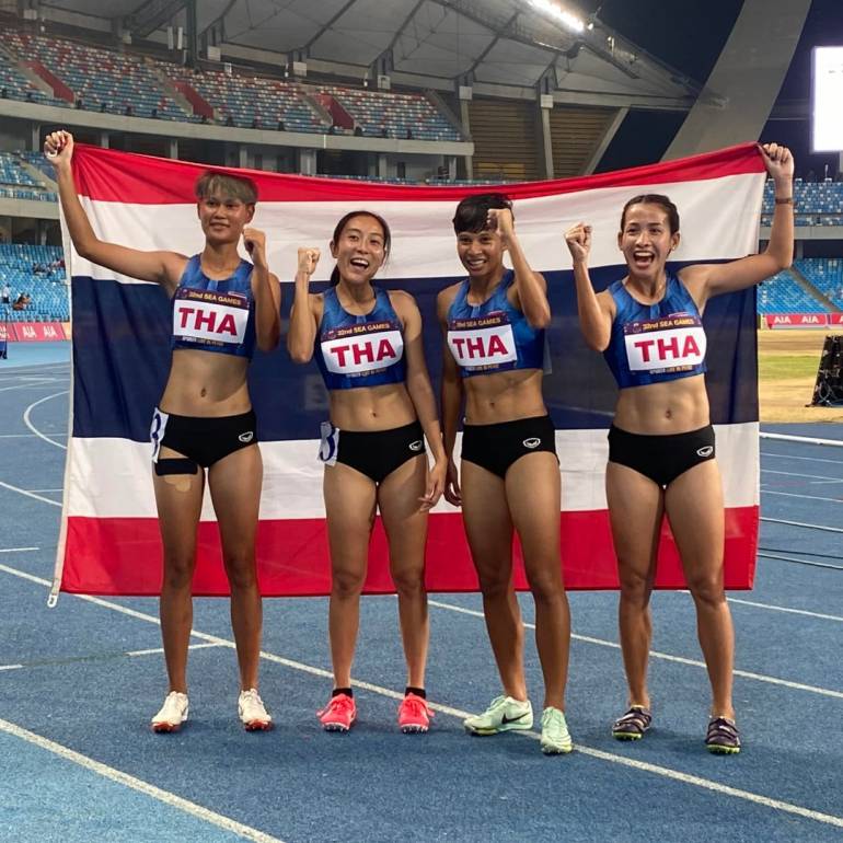 ทีมวิ่งผลัด 4x100 เมตรหญิงไทย เข้าเส้นชัยเป็นอันดับแรก ป้องกันแชมป์ได้สำเร็จ 