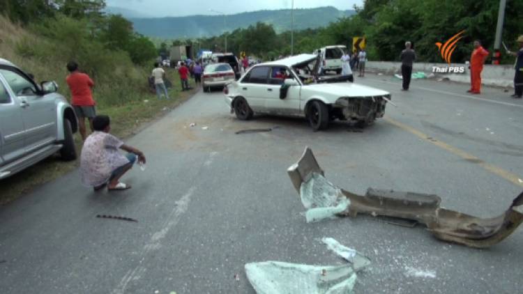 รถพ่วง 18 ล้อเสียหลักพุ่งชนรถหลายคัน อ.นาดี ปราจีนฯ เสียชีวิต 7 บาดเจ็บ 7 