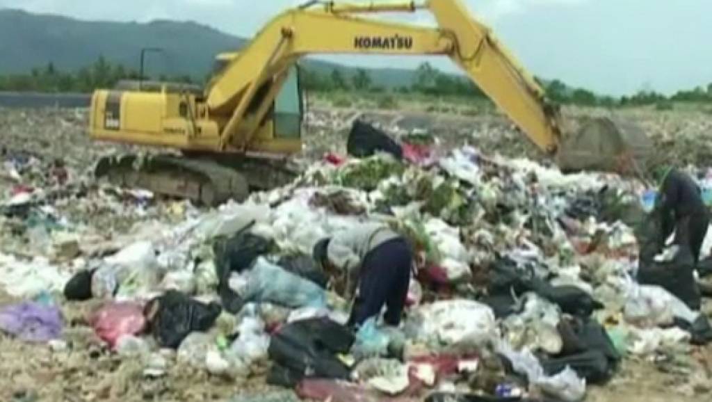 ชาวสงขลา เรียกร้องแก้ปัญหาบ่อขยะ ส่งกลิ่นเหม็น | Thai PBS News ข่าว ...