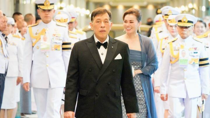 “ในหลวง-พระราชินี” ทอดพระเนตรการแสดงคอนเสิร์ตทัพฟ้าคู่ไทยเพื่อ “ชัยพัฒนา” ครั้งที่ 16