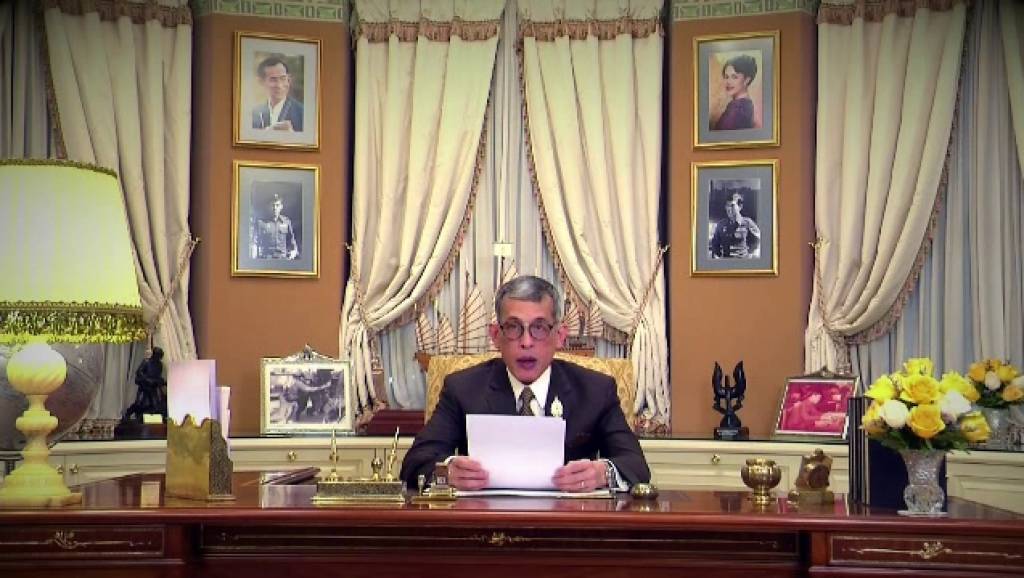 สมเด็จพระเจ้าอยู่หัวพระราชทานพรปีใหม่ 2561 แก่ปวงชนชาวไทย | Thai ...