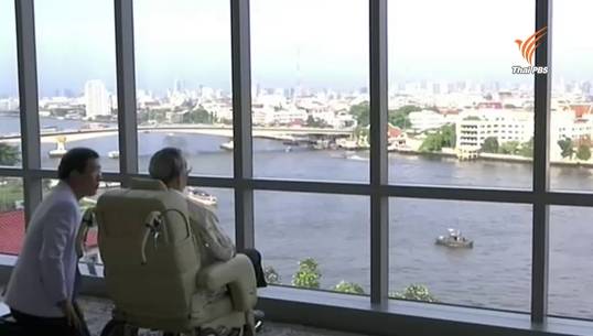 "ในหลวง" ทอดพระเนตรทัศนียภาพแม่น้ำเจ้าพระยา