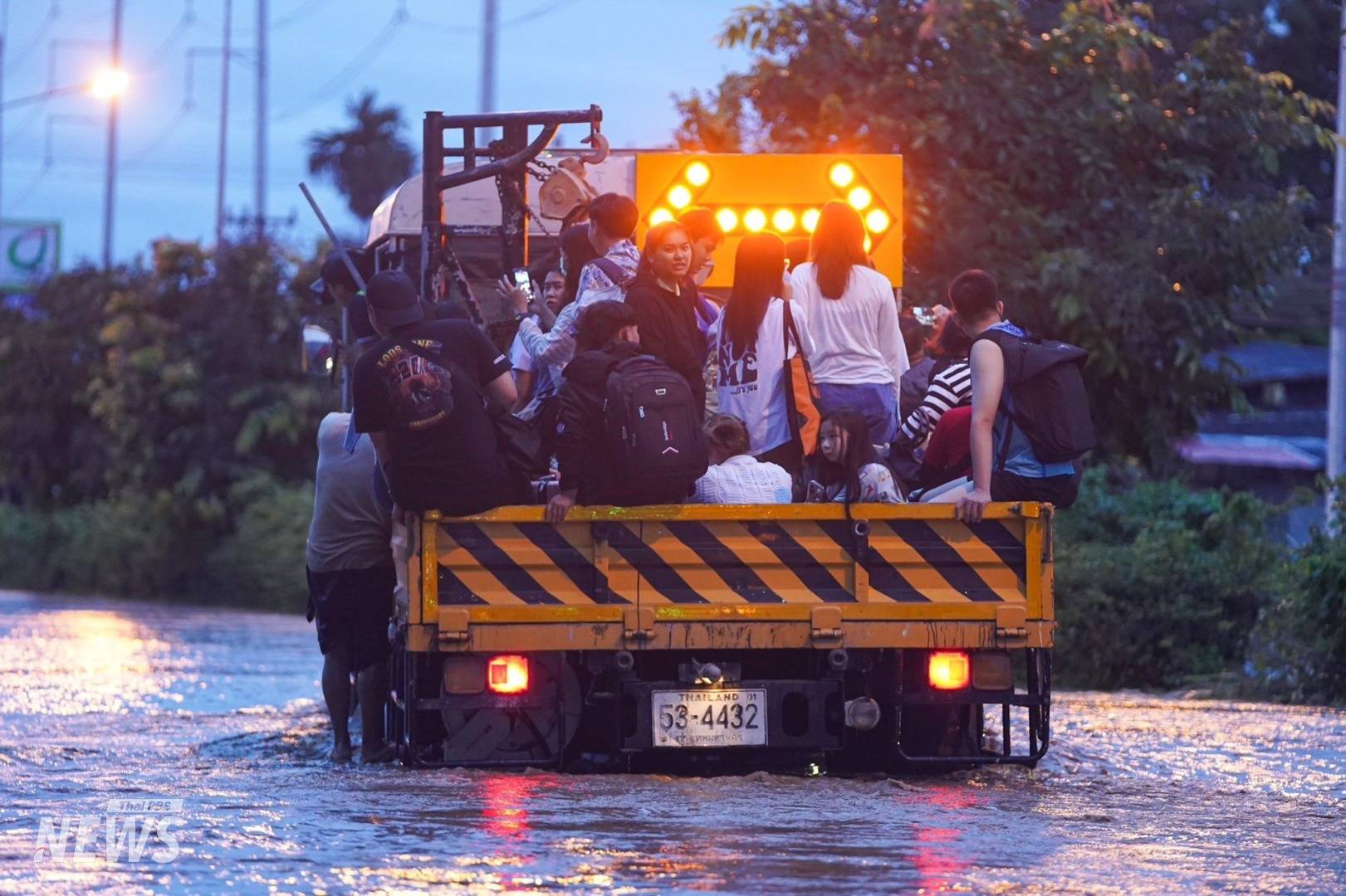 https://news.thaipbs.or.th/media/v57mCHwLbnPdirFMnG4HRTtJg1OQ.jpg